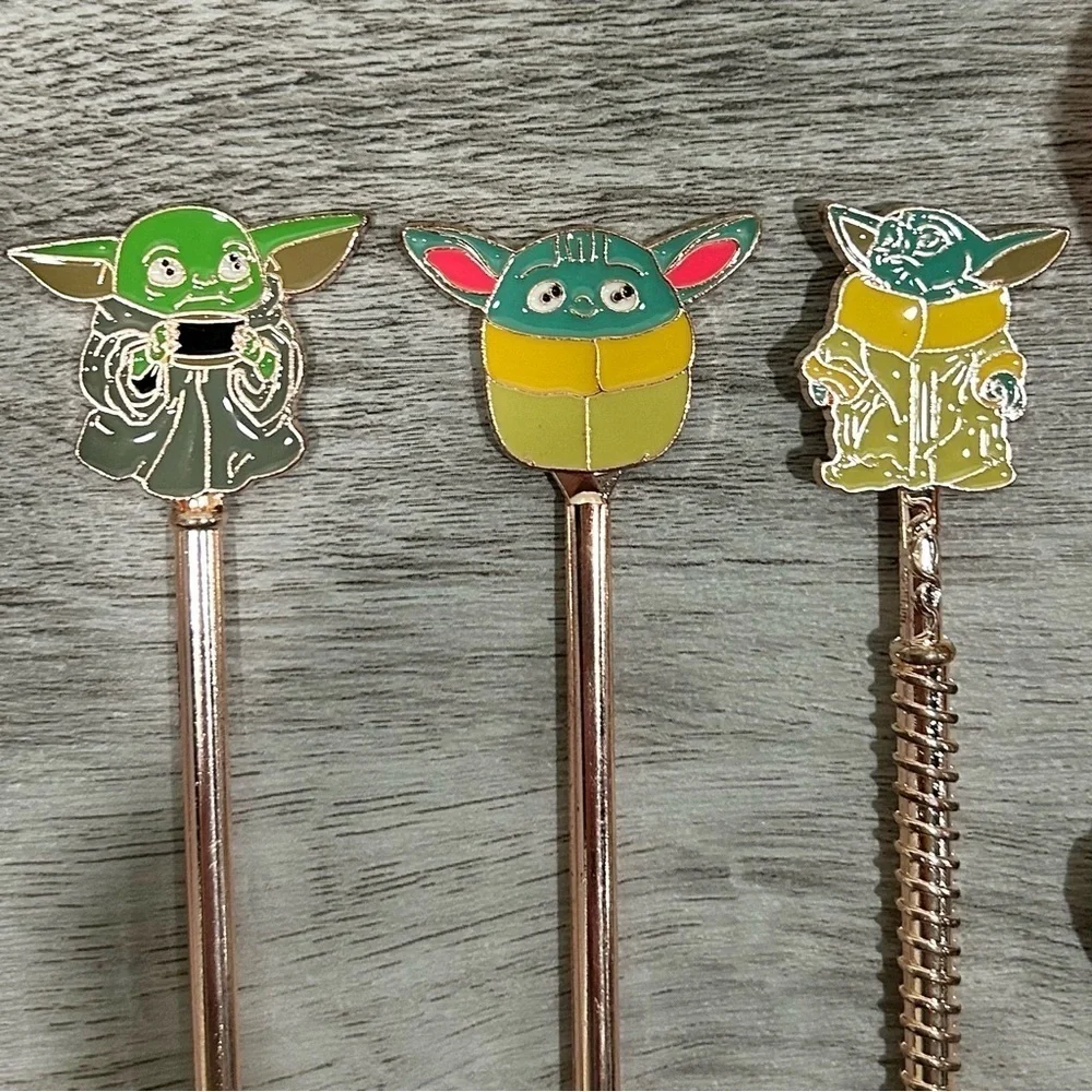 New Star Wars Madelorian Grogu Baby Yoda Make Up Brushes Set 5 Pieces Pink Gold